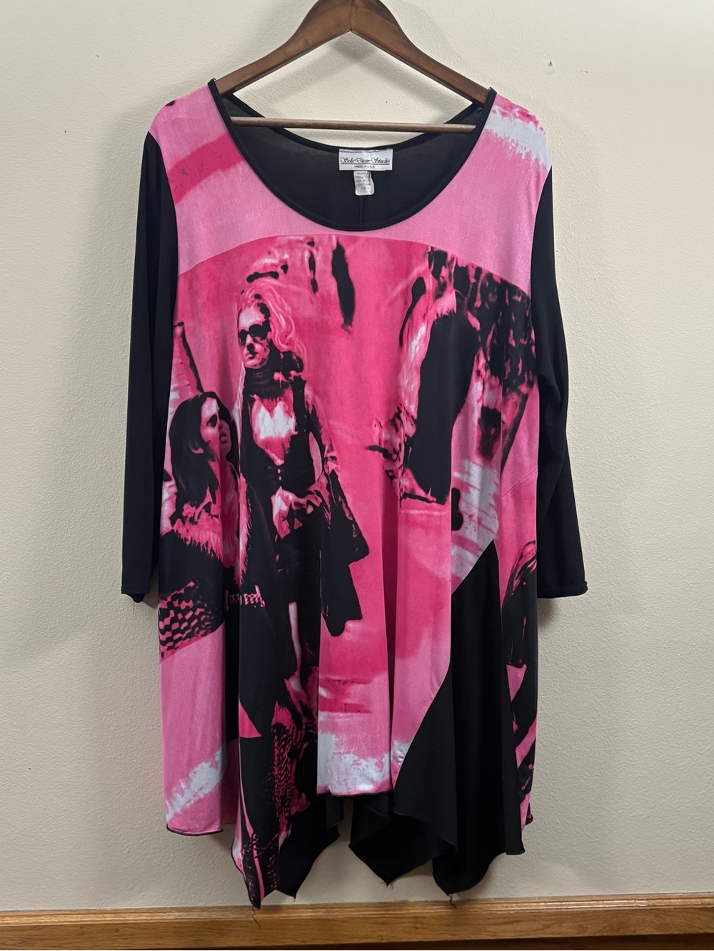 Sole Dione Studio black & hot-pink abstract print tunic top 3/4 sleeves 3X